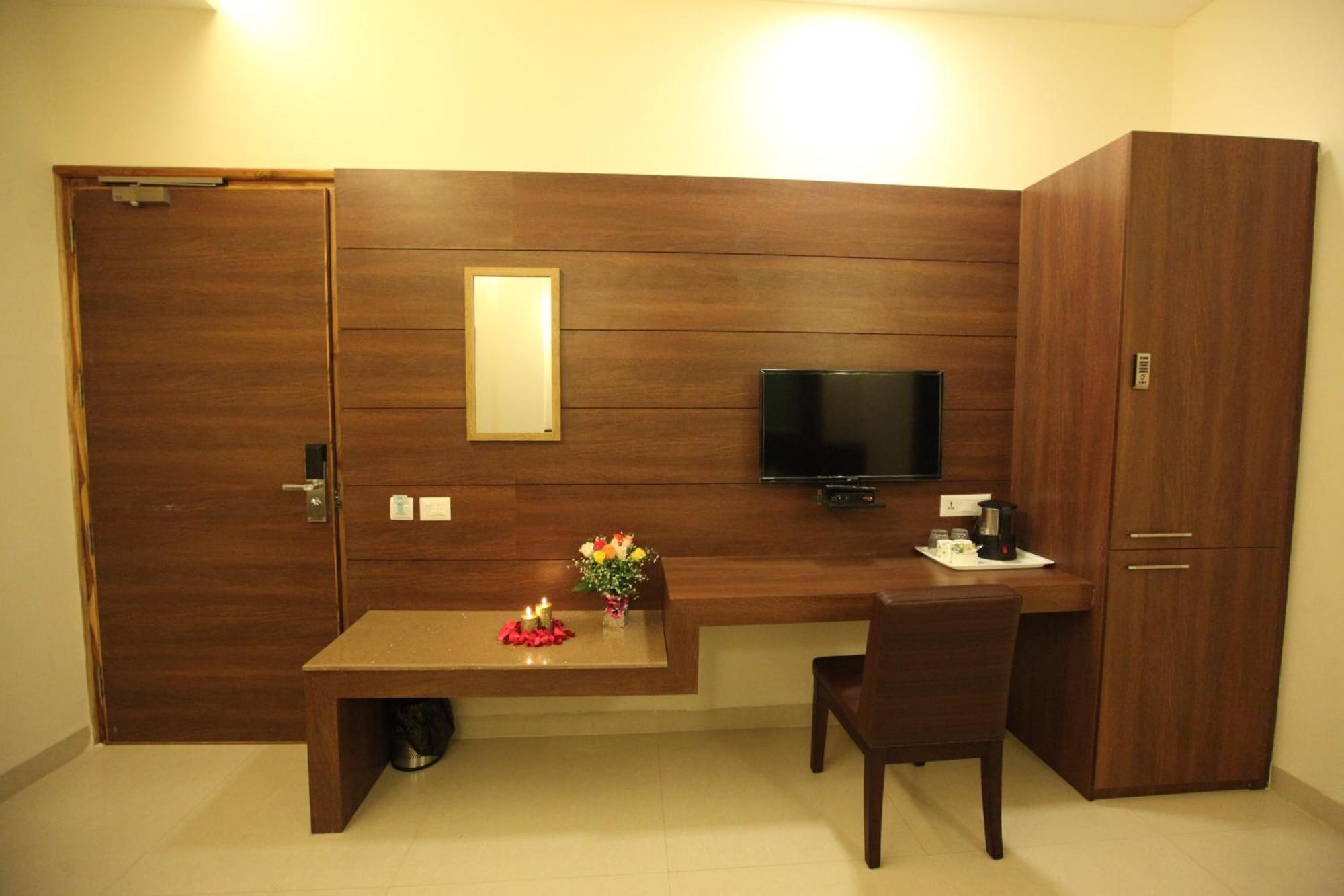 Hotel Golden Fern Patiāla 외부 사진